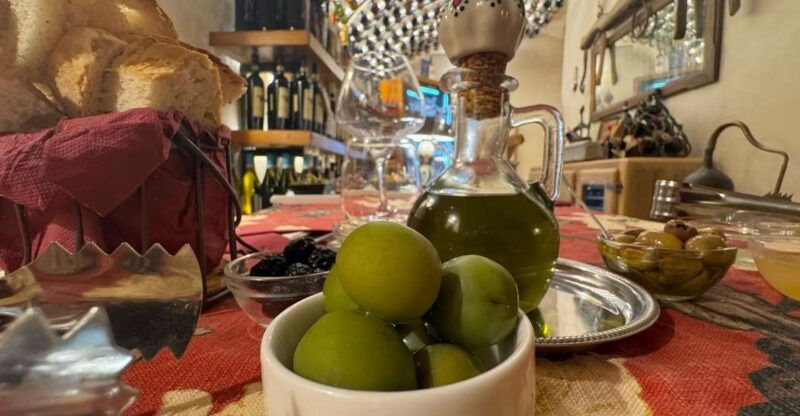 traditional-food-tasting-with-wine-pairing-in-trastevere