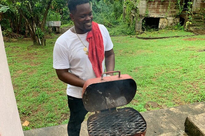 traditional-grenadian-food-at-doreens-beach-restaurant-lounge