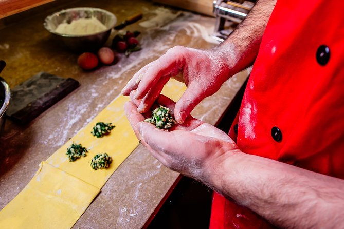traditional-home-cooking-in-modenatagliatelle-tortelloni-wine-3
