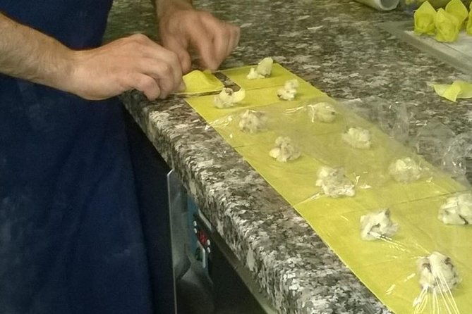 traditional-home-cooking-in-modenatagliatelle-tortelloni-wine