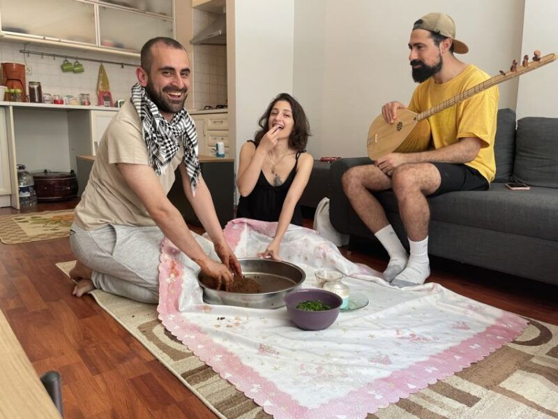 traditional-home-dinner-night-with-cigkofte-learn-and-eat