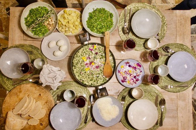 traditional-italian-cooking-class-on-a-sustainable-farm-using-foraged-wild-herbs