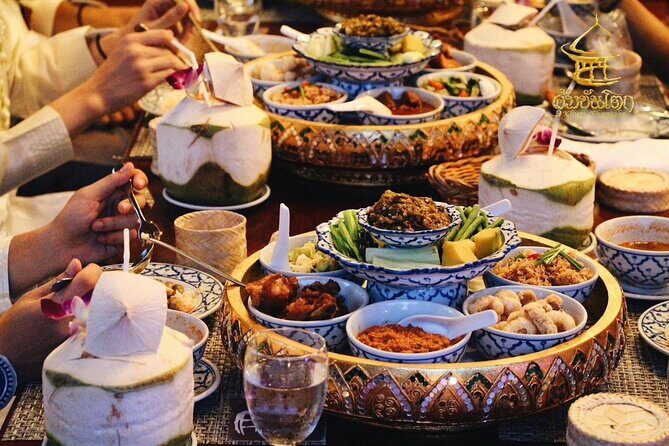 Traditional Khantoke Dinner & Cultural Show Tour in Chiang Mai - What Do Reviewers Say?