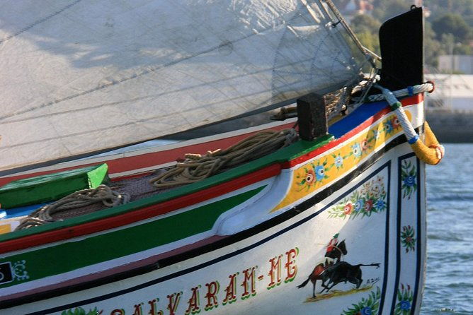 traditional-lisbon-boat-experience-exclusive