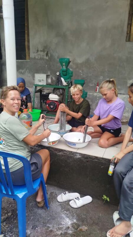 Traditional Making Coconut Oil - A Closer Look at the Experience