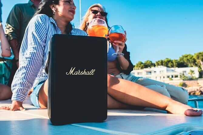 Traditional Mallorquin Llaut Cruise with Tapas and Drinks - The Group Size and Personal Touch