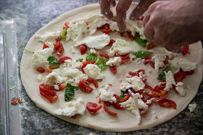 traditional-pizza-class-in-naples-pizza-maker-for-a-day