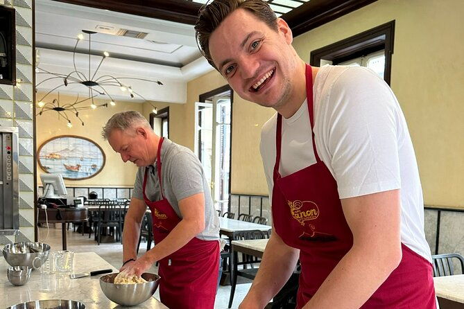 traditional-pizza-class-in-naples-pizza-maker-for-a-day