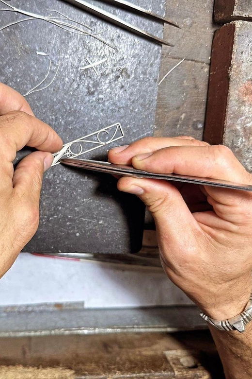 traditional-silversmith-workshop-in-hanoi