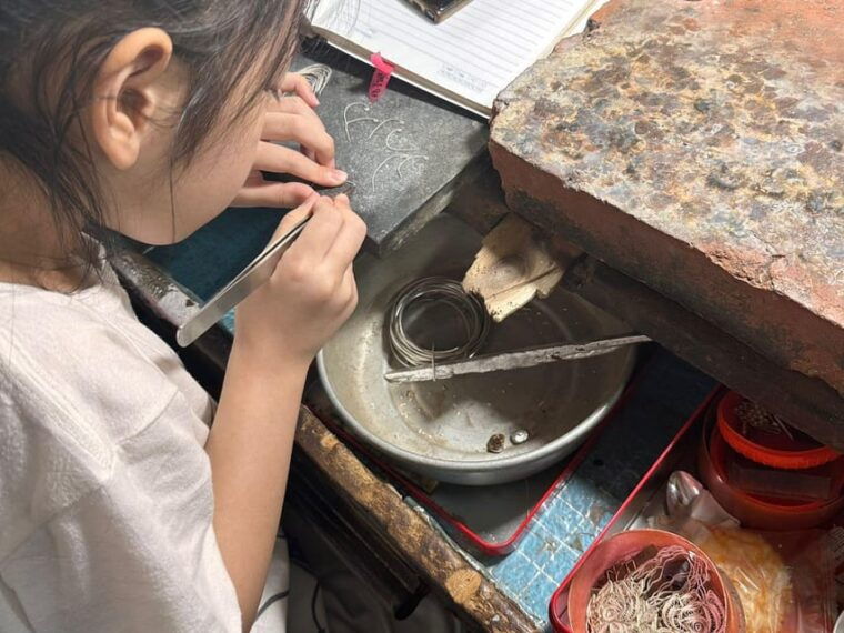 traditional-silversmith-workshop-in-hanoi