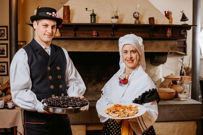 traditional-slovenian-dinner-and-show