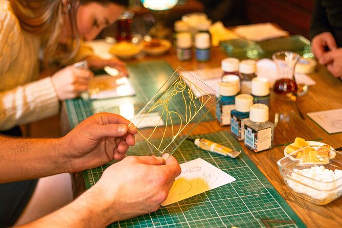 traditional-stained-glass-painting-workshop