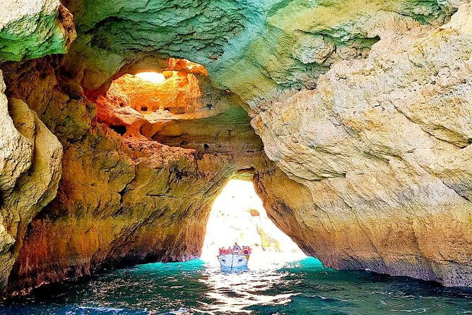 traditional-tour-benagil-cave