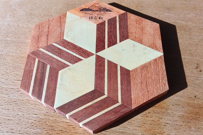 traditional-yosegi-coaster-making