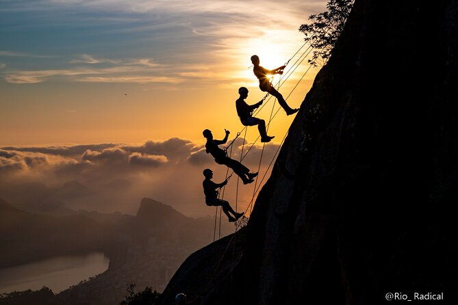 trail-and-rappel-on-morro-dois-irmaos