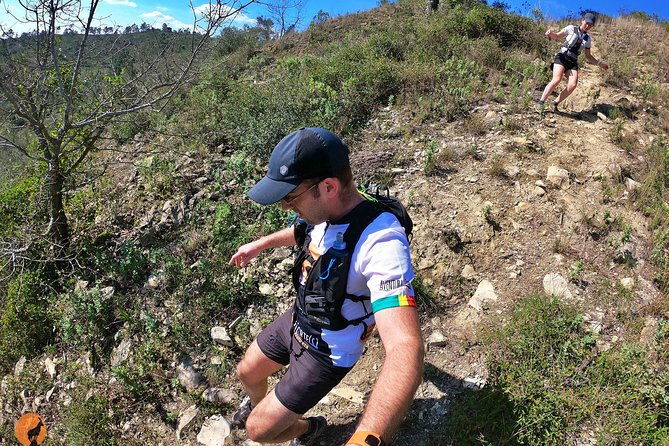 trail-running-lousana-mountains-and-villages-of-shale