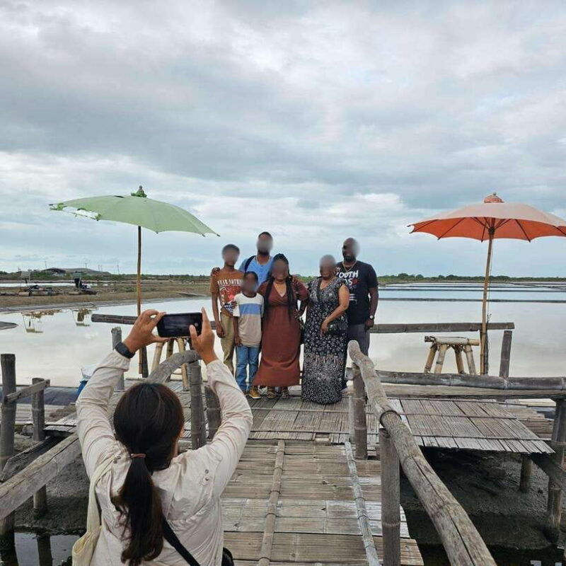 train-market-floating-market-and-salt-lake-tour-by-driver