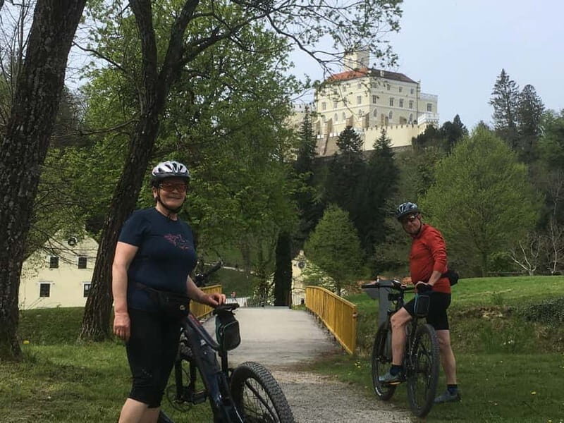 Trakoan: Bike tour to the cave, castle and volcano - Discovering Hrvatsko Zagorje by Bike