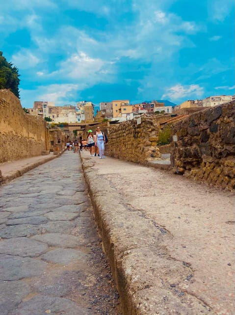 tramvia-from-naples-herculaneum-ruins-and-vesuvius-transfer-bus