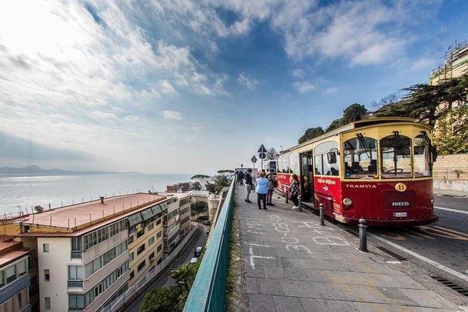 tramvia-napoli-hop-on-hop-off-tour-of-naples