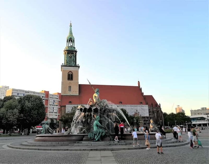 Tranfer with small or Bigger introduction Tour Berlin - Who Should Consider This Tour?