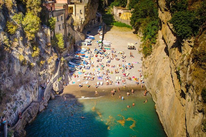 transfer-amalfi-coast-with-stop-and-wait-2-hours-pompeii-or-herculaneum-or-vesuvius