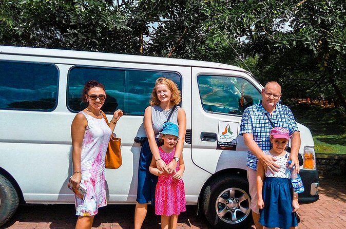 Transfer between Colombo (CMB) Airport and Mount Lavinia Hotel - What to expect during the transfer