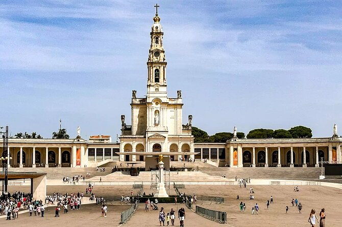 transfer-from-lisbon-porto-stopping-in-obidos-nazare-and-aveiro