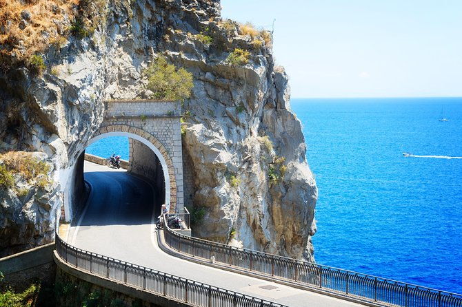 transfer-from-naples-to-positano-with-2-hours-private-tour-in-pompeii