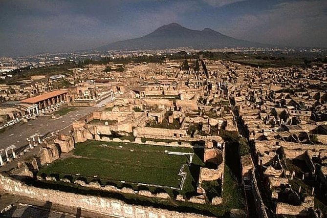 transfer-from-naples-to-sorrento-with-stop-at-pompeii