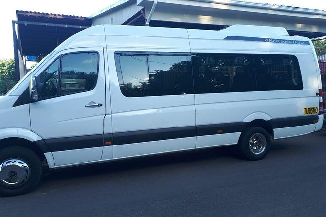 transfer-from-playas-del-coco-to-liberia-airport-lir