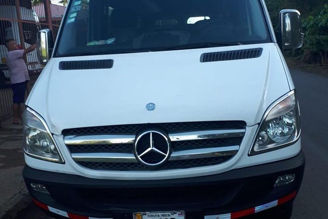 transfer-from-playas-del-coco-to-liberia-airport-lir