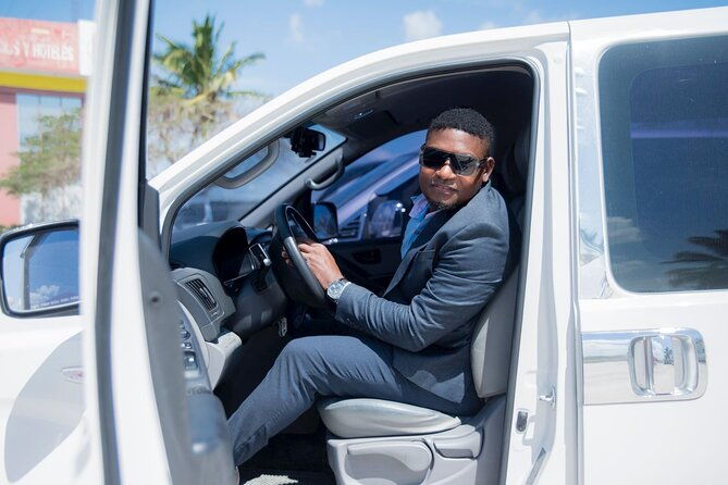 transfer-from-punta-cana-airport-to-hotels-in-uvero-alto-and-vice-versa