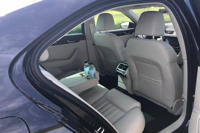 transfer-from-reykjavik-private-airport-transfer-to-kef-airport