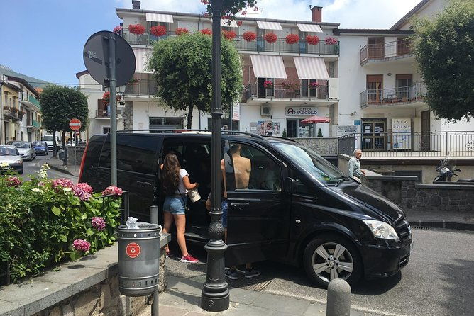 transfer-naples-to-ravello-and-stop-in-pompeii