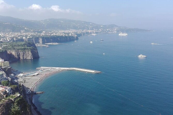 transfer-naples-train-station-area-to-positano-with-a-stop-sorrento