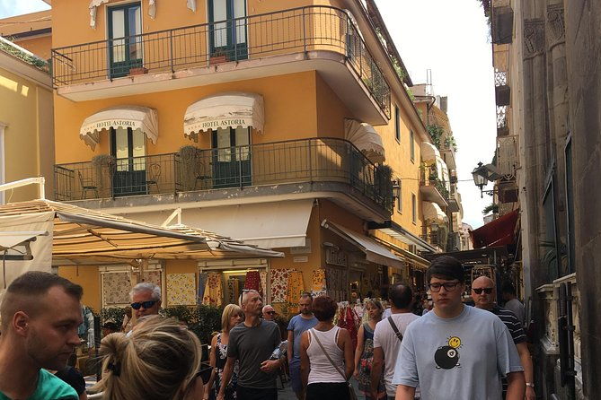 transfer-naples-train-station-area-to-positano-with-a-stop-sorrento