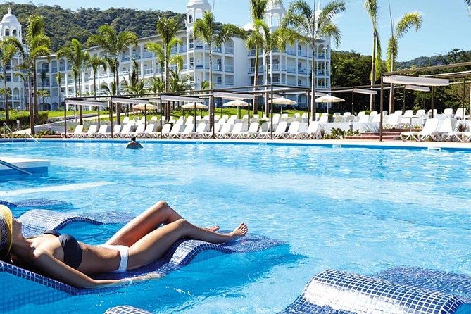 transfer-service-from-liberia-airport-to-riu-palace-riu-guanacaste