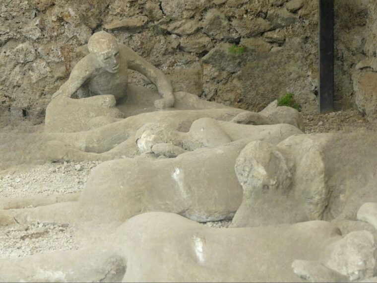 transfer-to-amalfi-with-visit-pompei-along-the-way