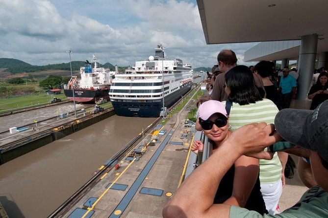 transfer-to-panama-canal-miraflores-locks