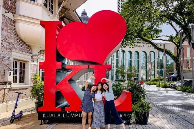 Transit Kuala Lumpur City Tour From Airport - A Closer Look at the Kuala Lumpur Transit City Tour
