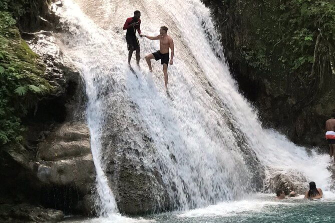 transportation-and-tour-from-montego-bay-to-blue-hole-secret-falls