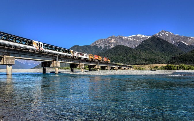 TranzAlpine Train Journey: Christchurch to Greymouth - The Onboard Experience and Comfort