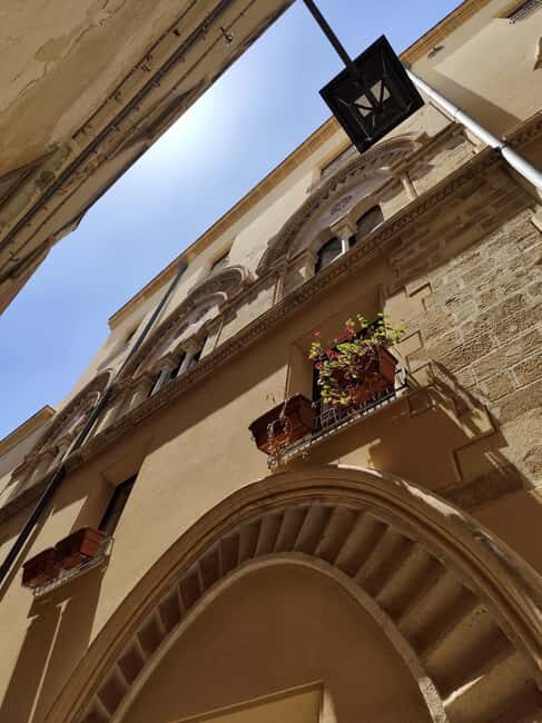 Trapani: Guided Walking Tour with Cannolo - Authentic Experiences and Highlights