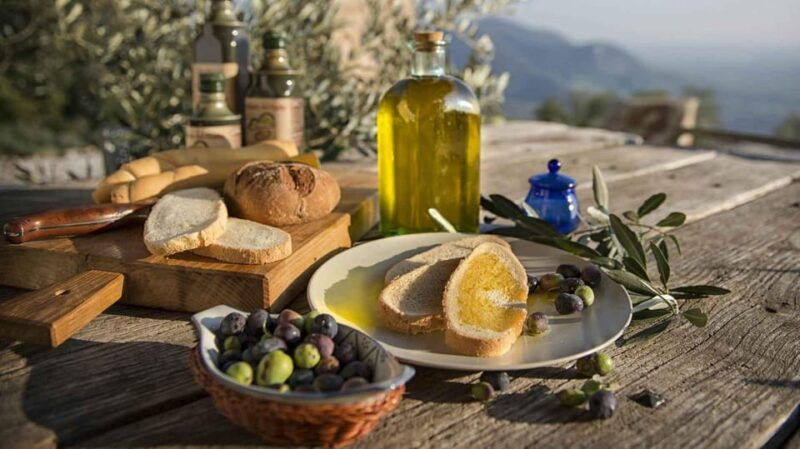 trasimeno-light-lunch-oil-and-wine-experience