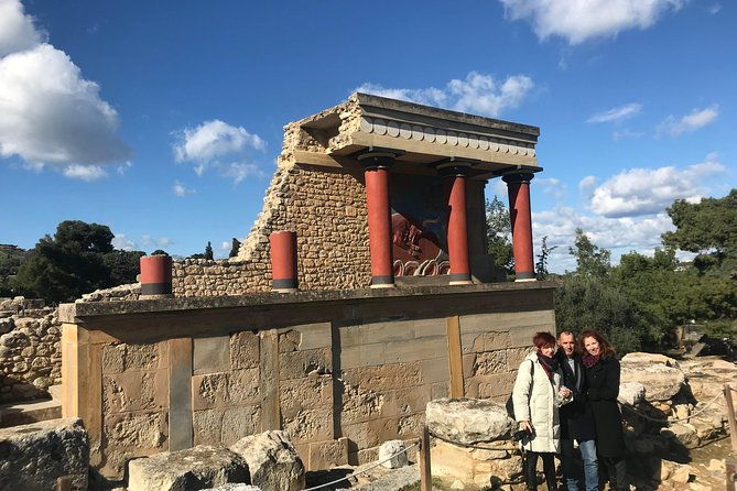 travel-crete-visit-knossos-palace-semi-private-shared-tour