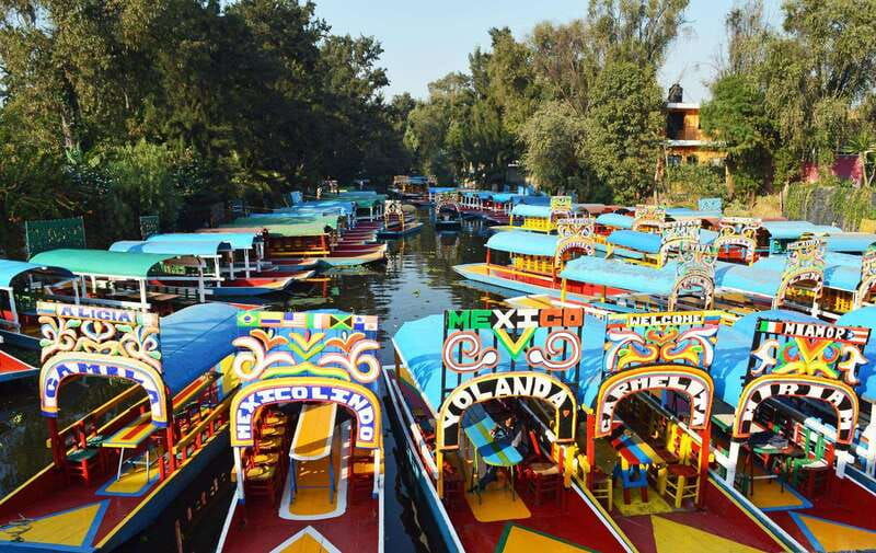 travel-through-xochimilco-without-transportation