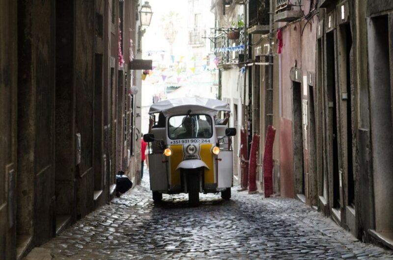 travel-to-the-medieval-part-of-lisbon-by-tuk-tuk