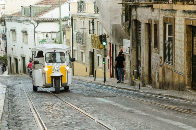 travel-to-the-medieval-part-of-lisbon-by-tuk-tuk
