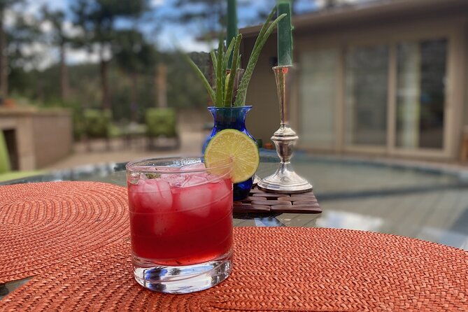 traveling-spoon-private-online-mixology-cocktail-making-class